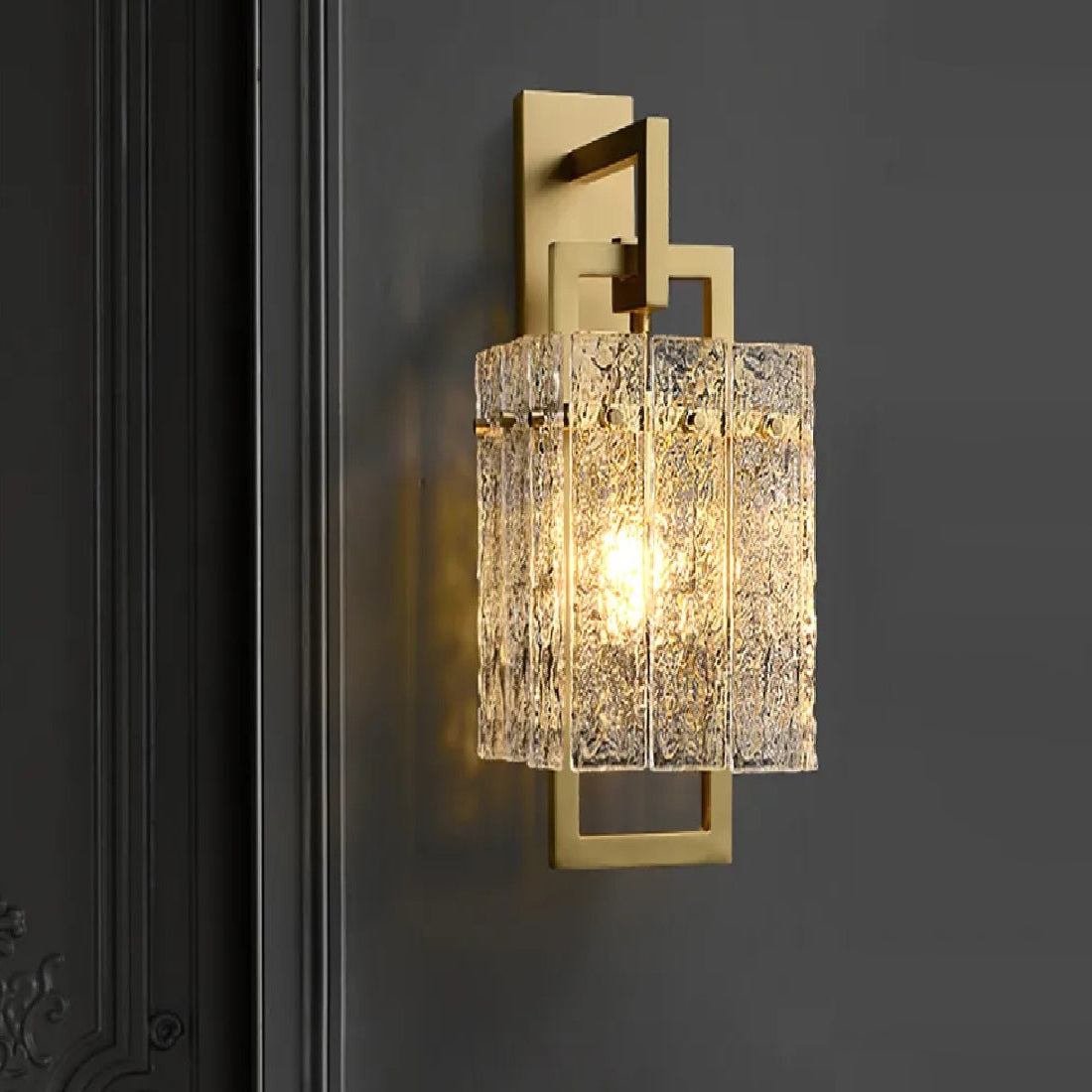 Water-ripple Glass Brass Wall Sconce | LumiMuse